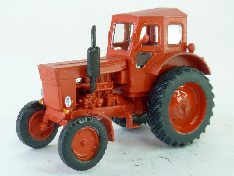 Traktor LTZ T40 rot